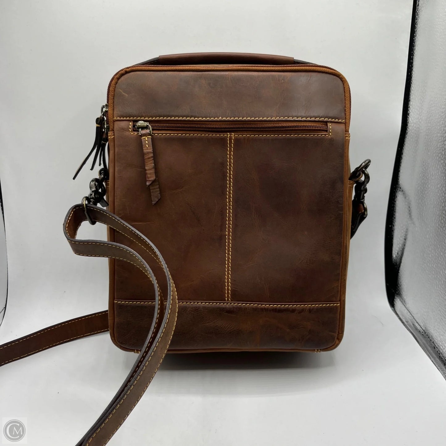 Crossbody Leather By Clothes Mentor, Size: Medium