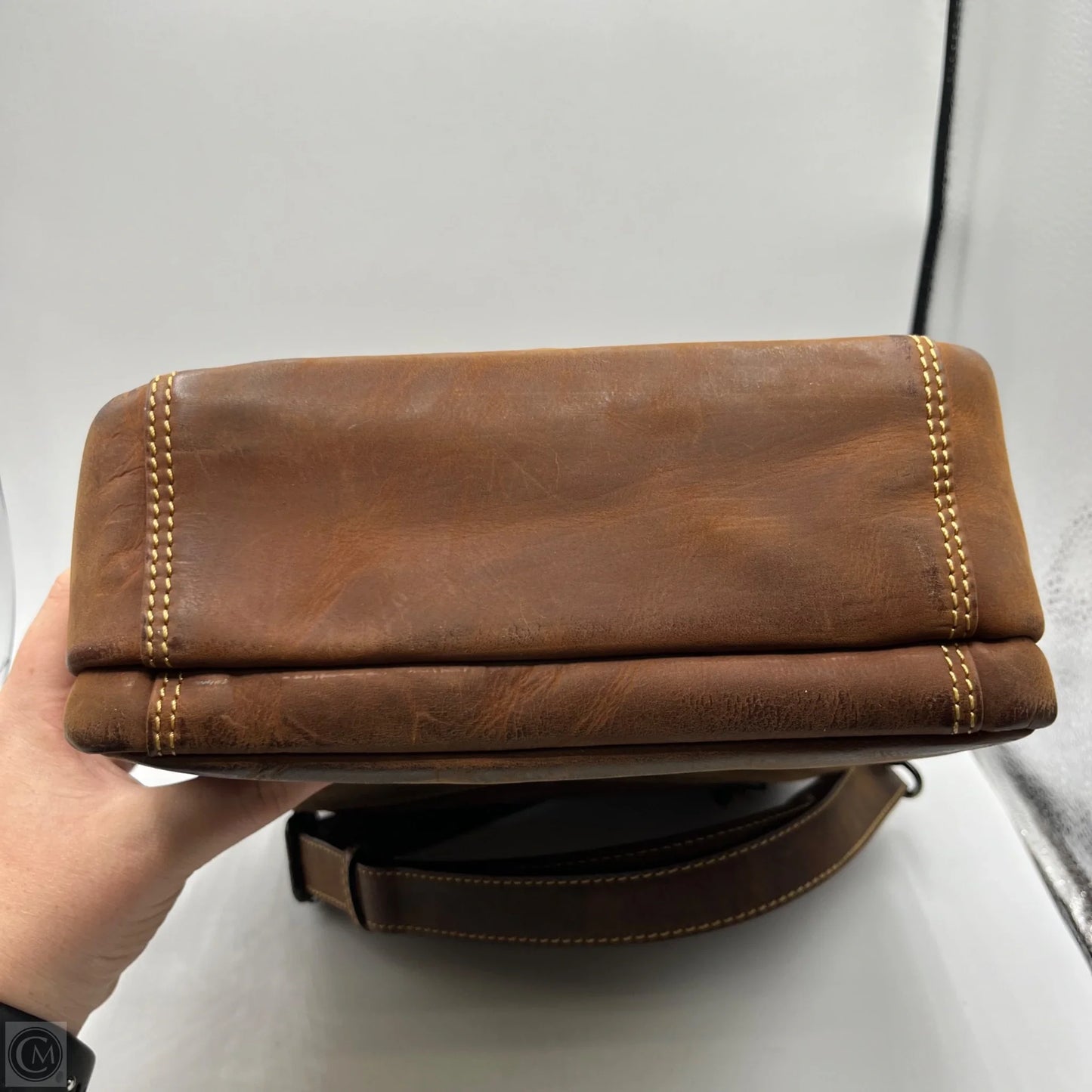 Crossbody Leather By Clothes Mentor, Size: Medium