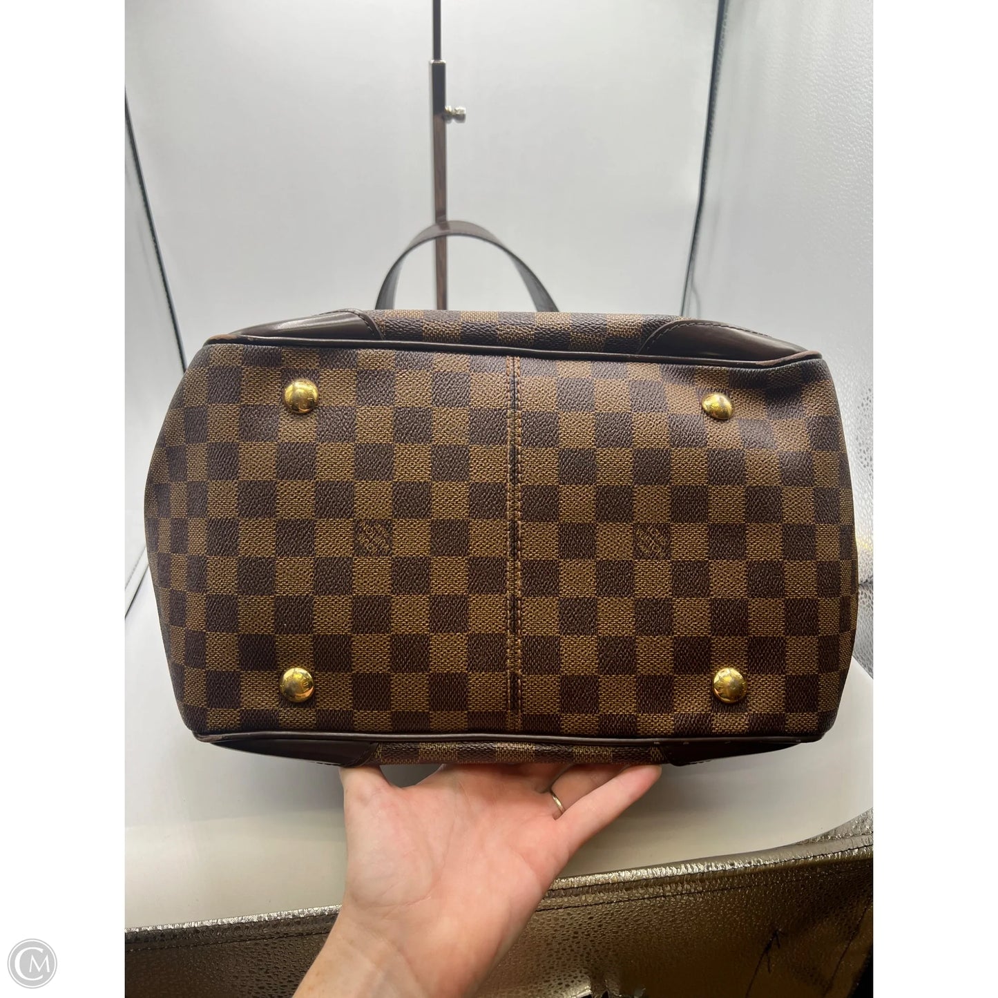Handbag Luxury Designer By Louis Vuitton, Size: Medium