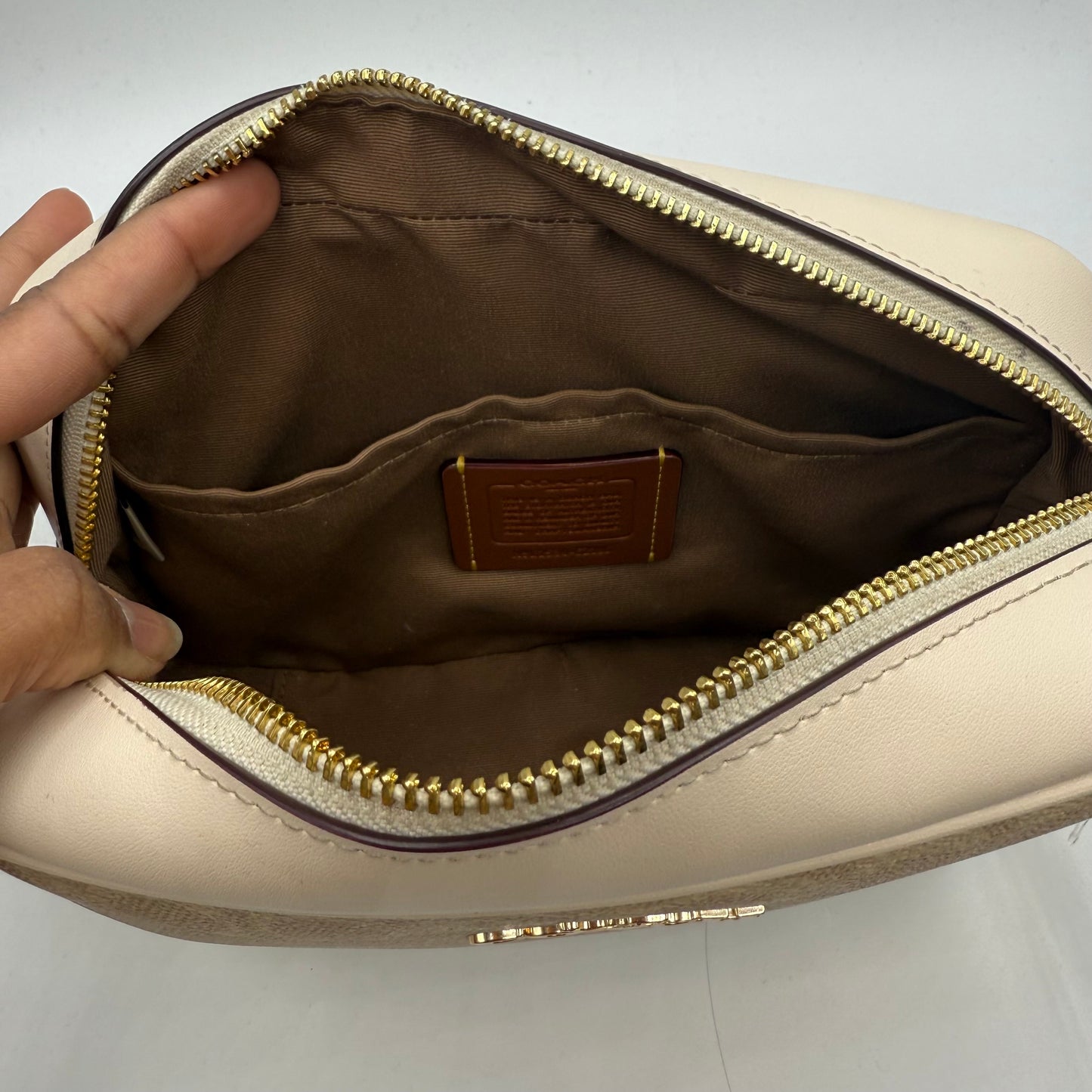 CROSSBODY DESIGNER by COACH In BEIGE, Size: MEDIUM