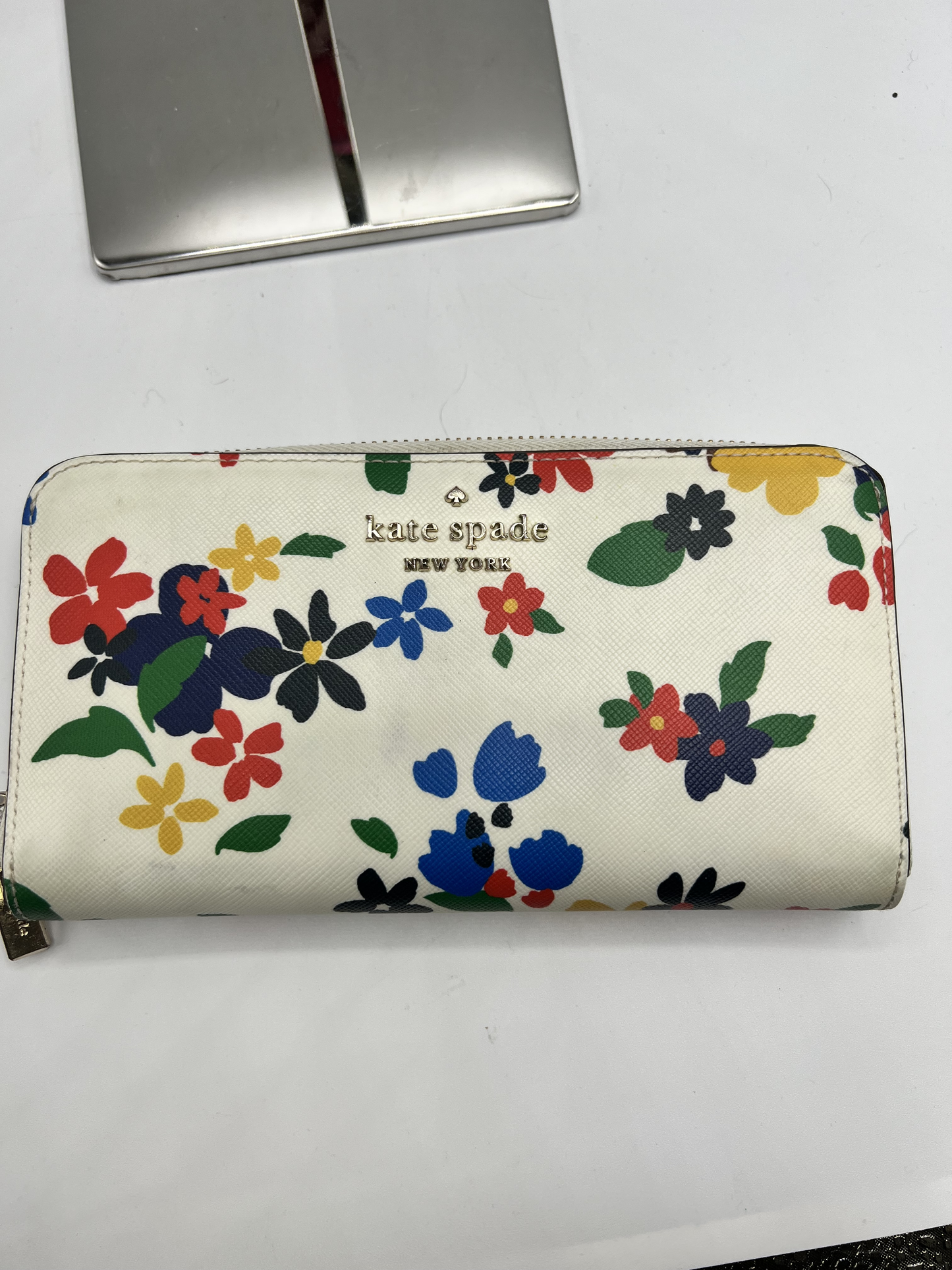 Wallet Designer By Kate Spade  Size: Medium