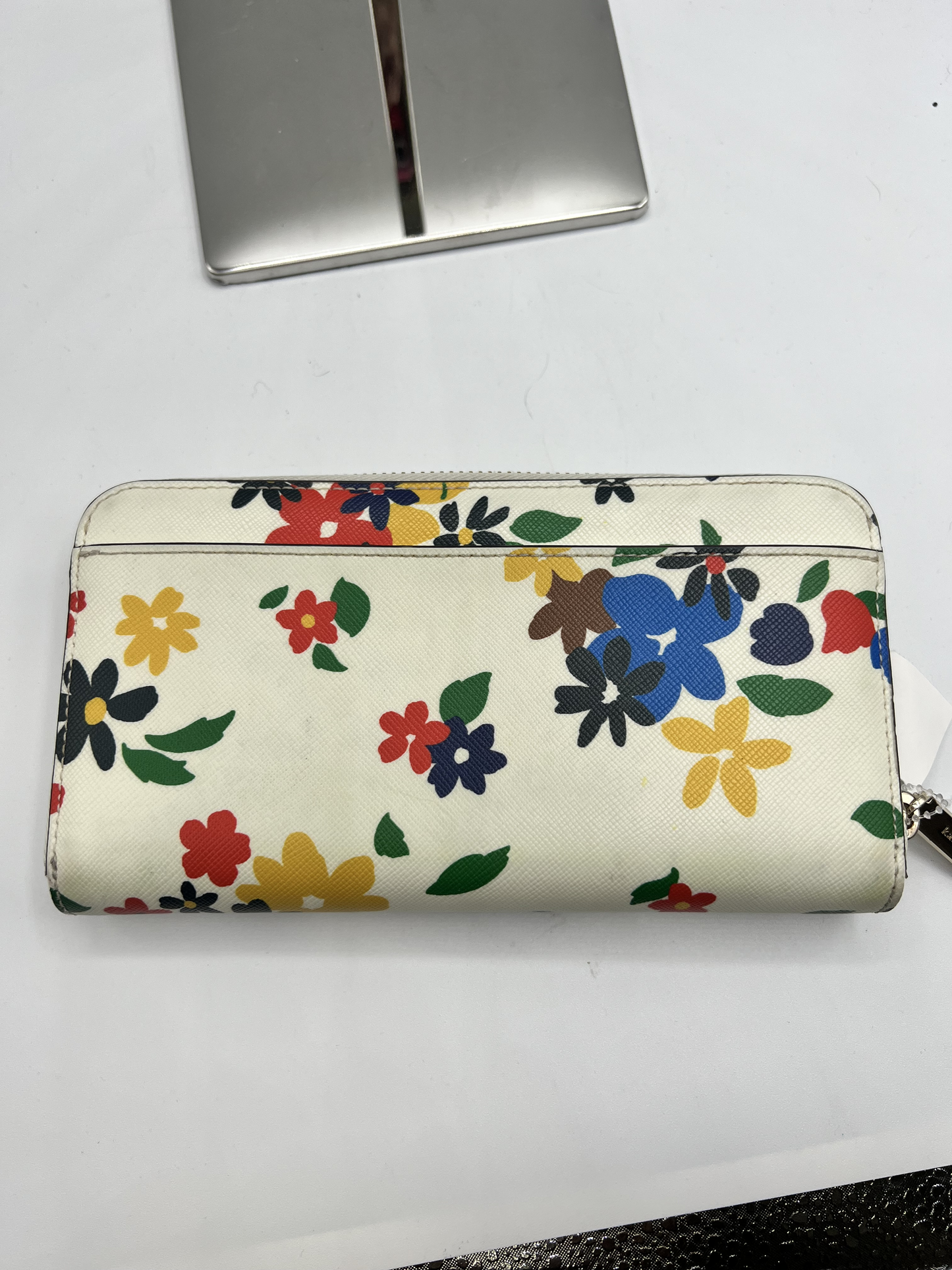 Wallet Designer By Kate Spade  Size: Medium