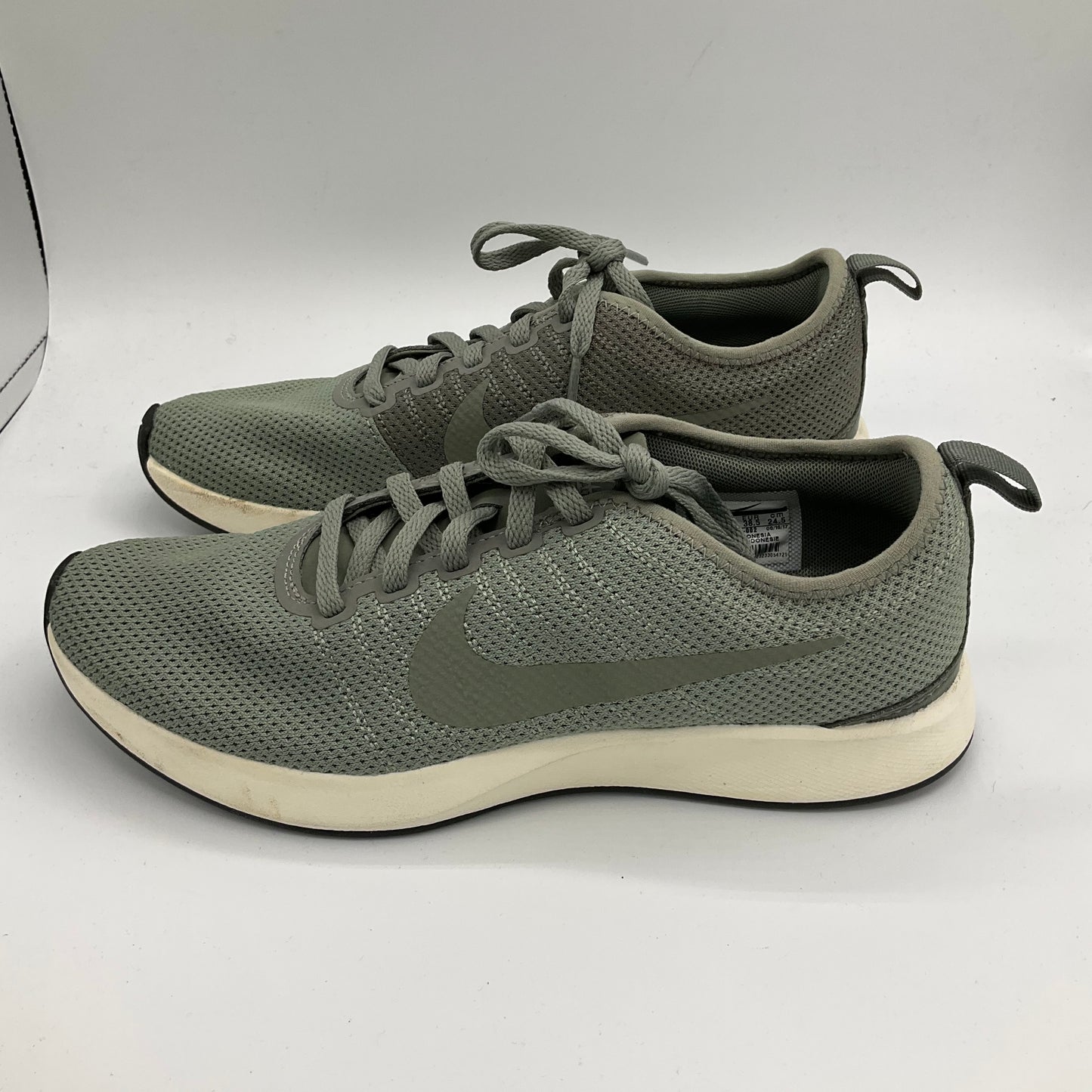 Shoes Athletic By Nike In Green, Size: 7.5