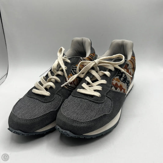 Shoes Athletic By Clothes Mentor In Grey, Size: 10
