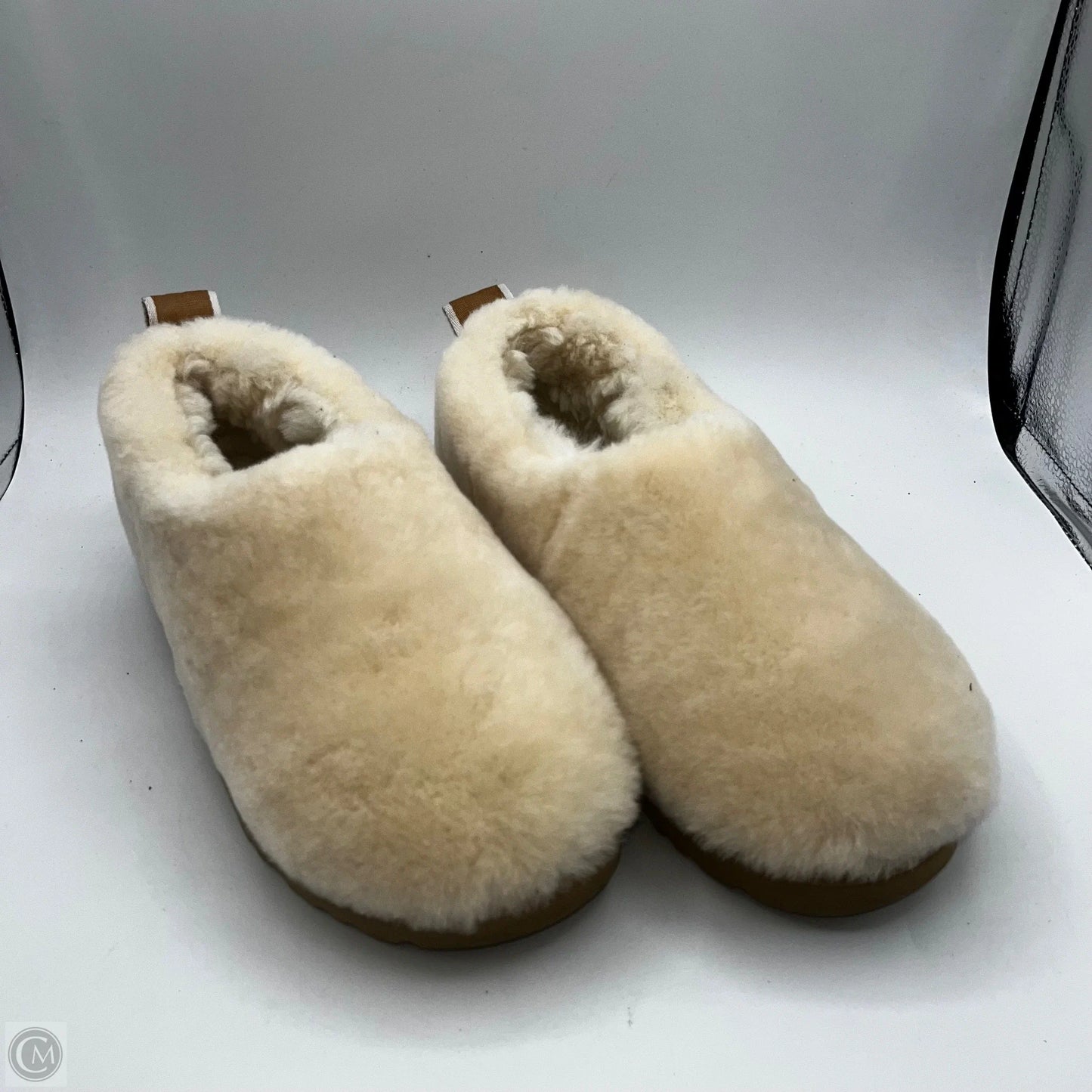 Shoes Designer By Ugg In Cream, Size: 7