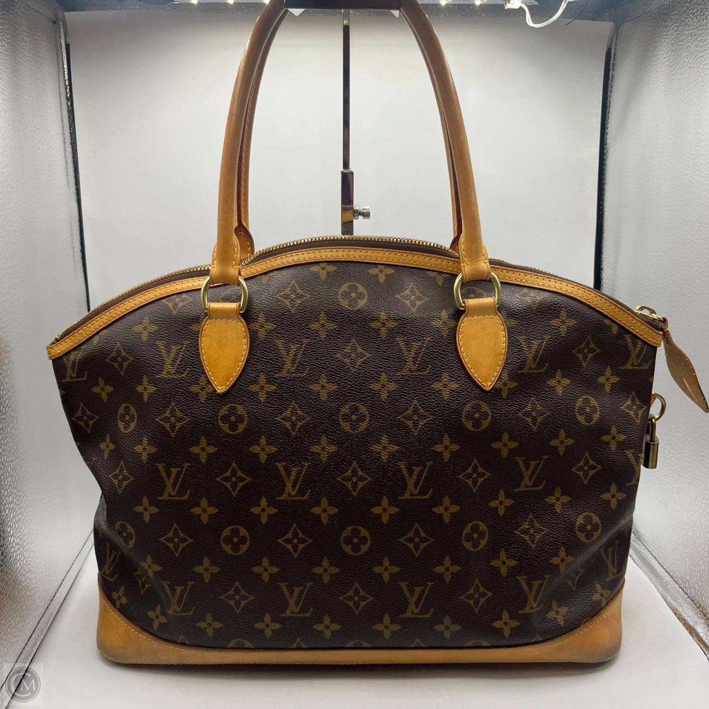 Handbag Luxury Designer By Louis Vuitton, Size: Large