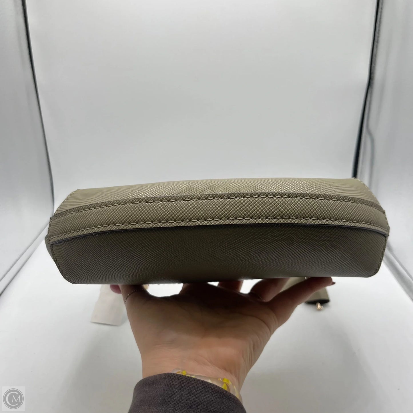 Handbag By Guess, Size: Medium