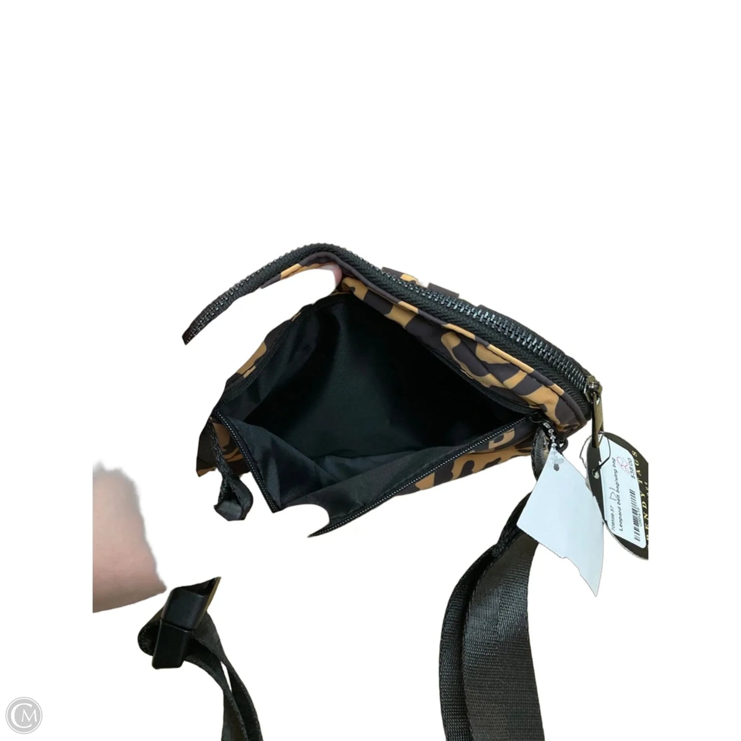 Belt Bag By Clothes Mentor, Size: Medium