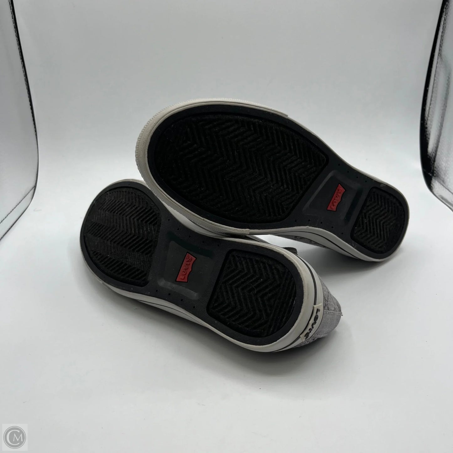Shoes Sneakers By Levis In Grey, Size: 8