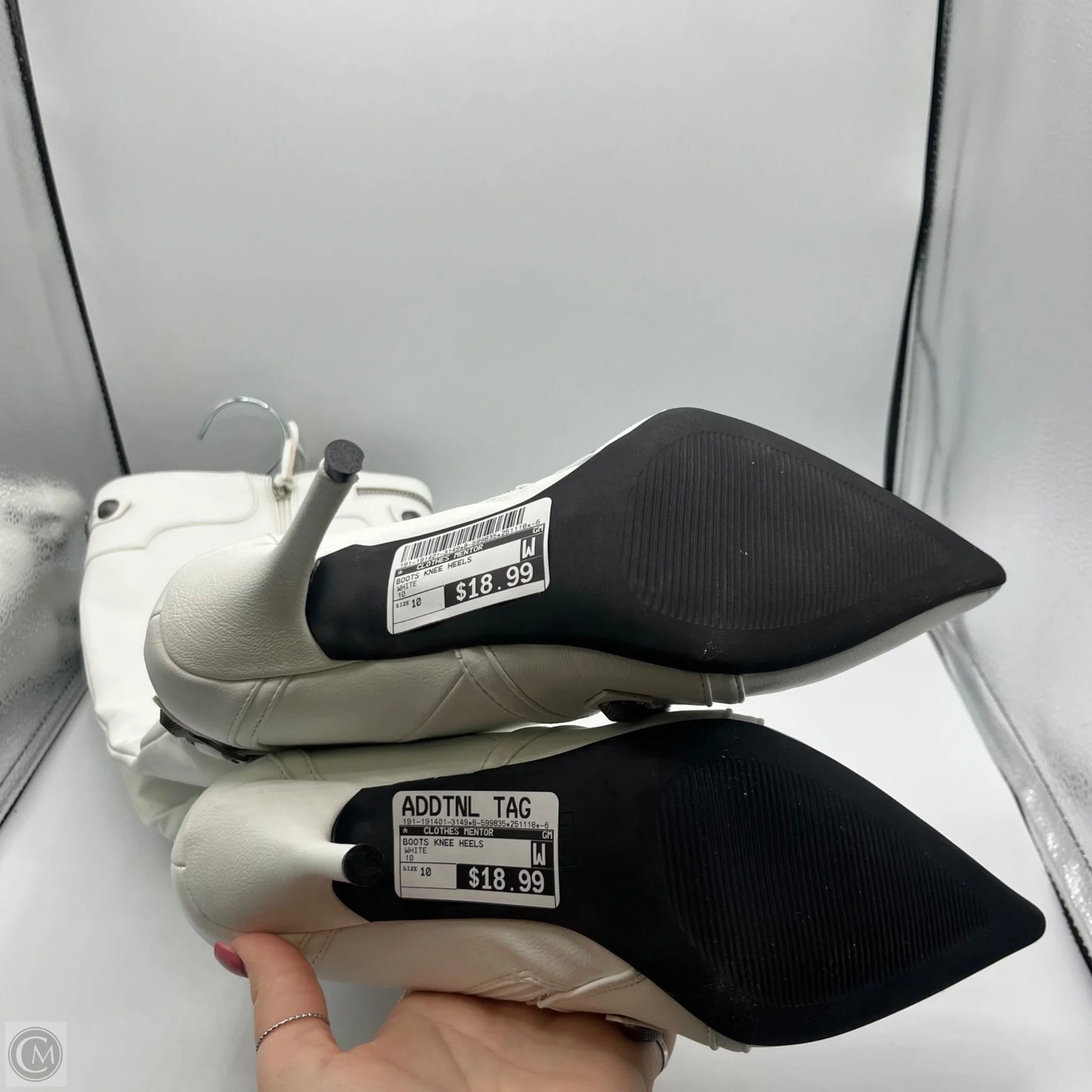 Boots Knee Heels By Clothes Mentor In White, Size: 10