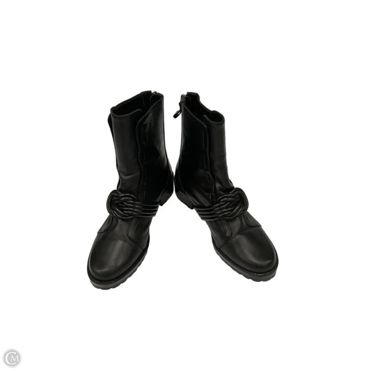 Boots Ankle Flats By Clothes Mentor In Black, Size: 6.5