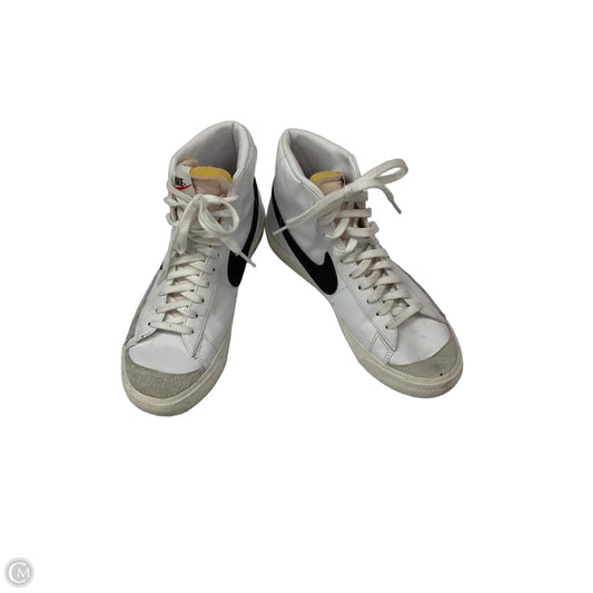 Shoes Sneakers By Nike In White, Size: 9