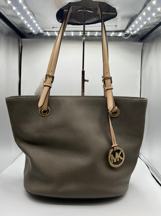 HANDBAG DESIGNER by MICHAEL KORS In GREY, Size: LARGE