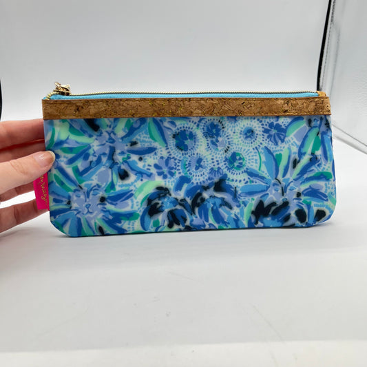WALLET DESIGNER by LILLY PULITZER In BLUE, Size: MEDIUM
