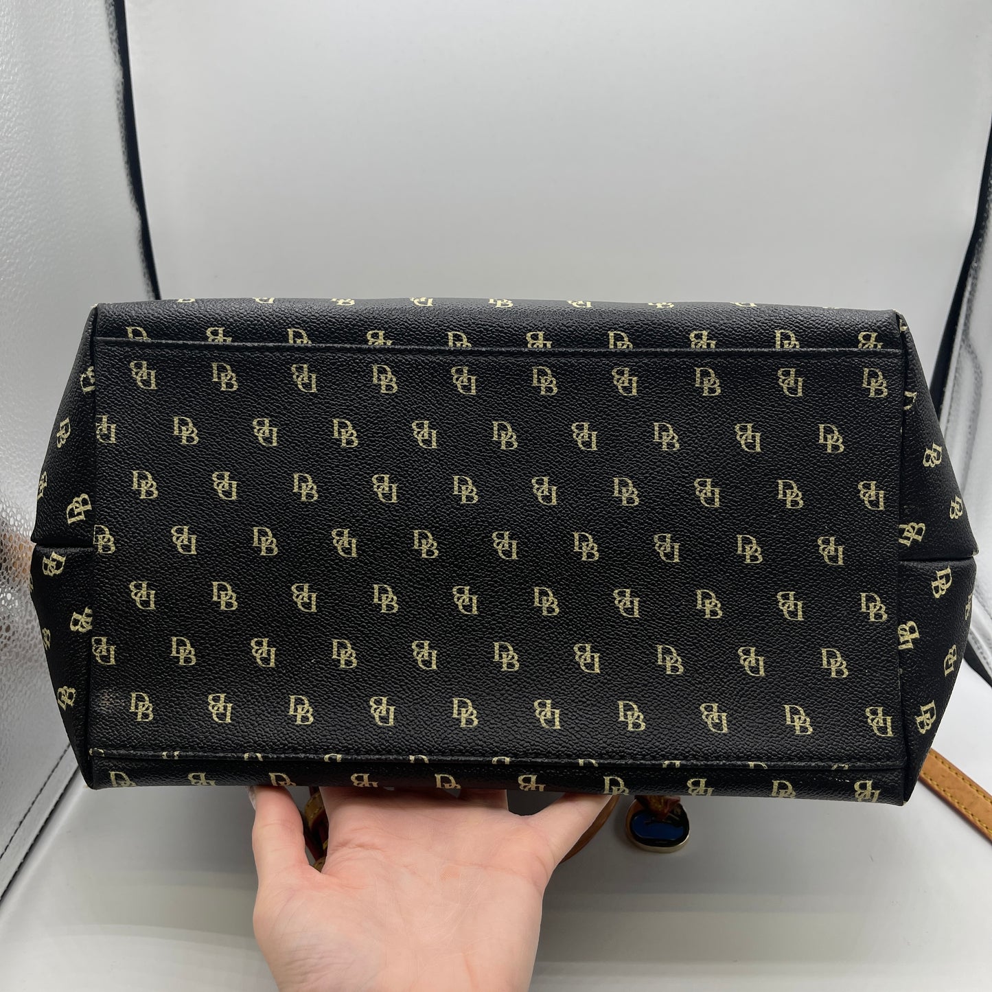 Crossbody Designer By Dooney And Bourke, Size: Large