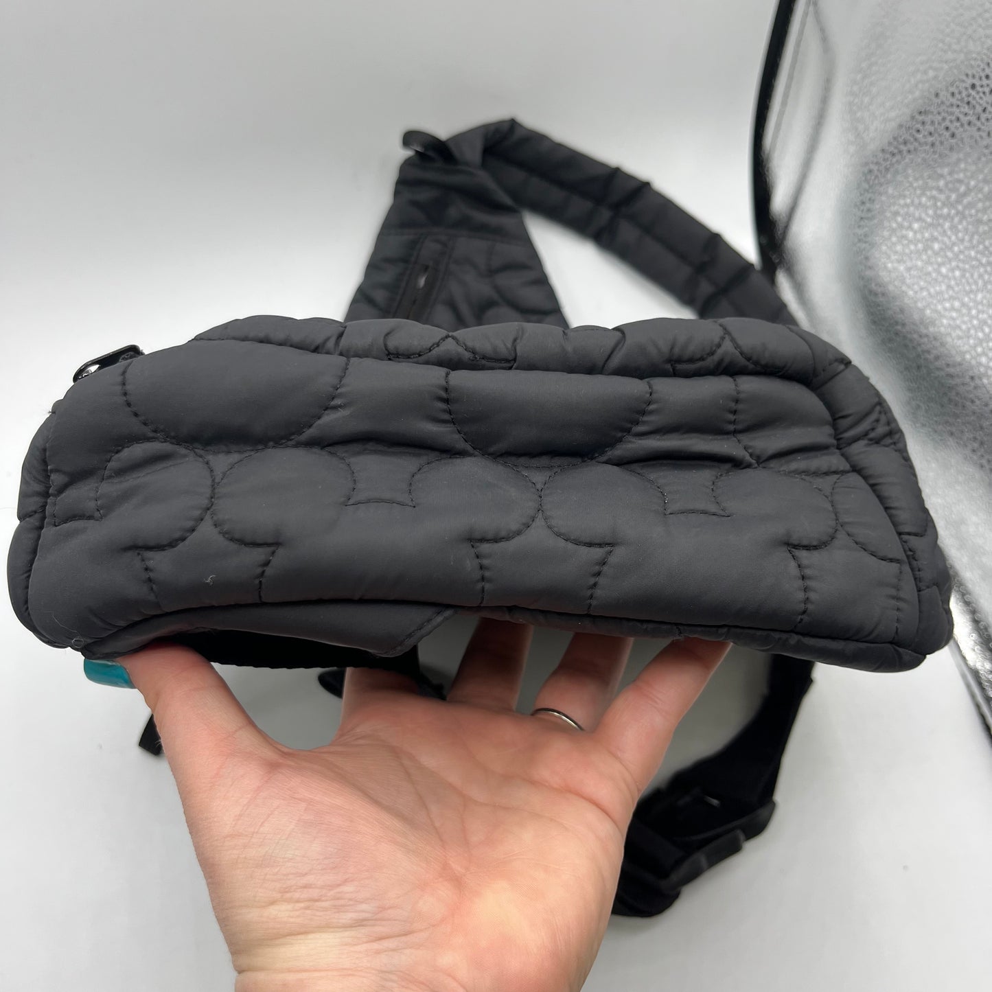 CROSSBODY by VERA BRADLEY In BLACK, Size: LARGE