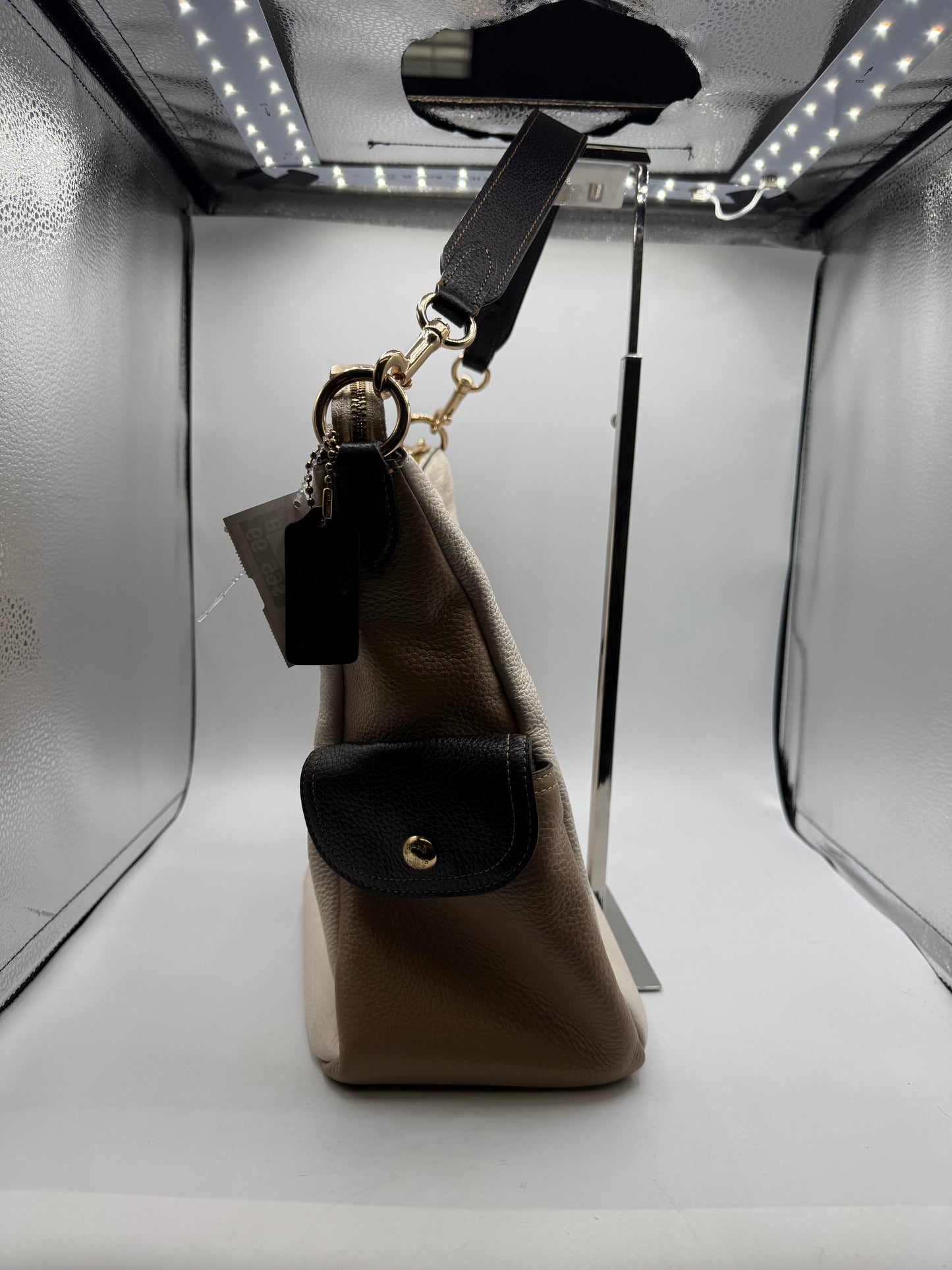 HANDBAG DESIGNER by COACH In CREAM, Size: LARGE