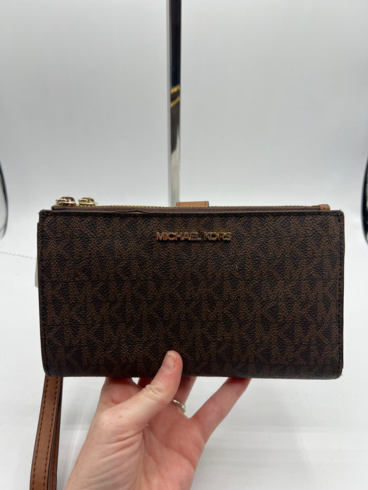 WALLET DESIGNER by MICHAEL KORS In BROWN, Size: MEDIUM